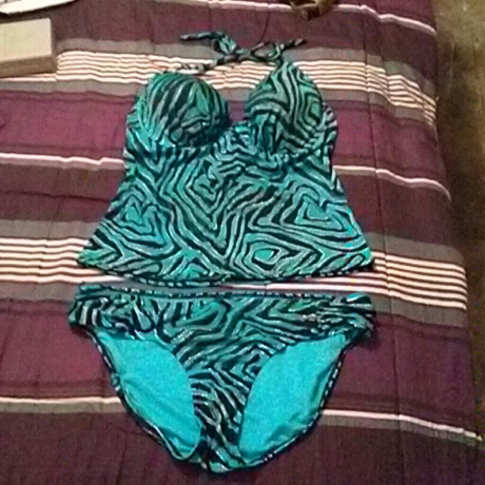Ambrielle size 14 halter style tankini